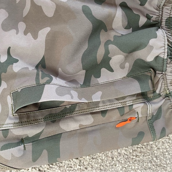 Birddogs Boom Deer Hunter Lined Camo Men's Active Shorts Size Medium - Picture 3 of 8